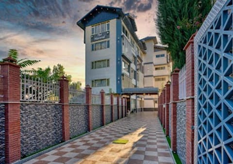 Property building, Day
