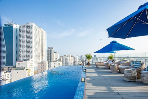 City view, Pool view, Sea view, Swimming pool