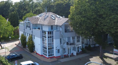 Property building, Bird's eye view, Location, Parking