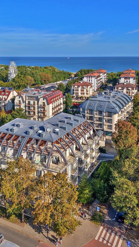 Property building, Bird's eye view, Beach