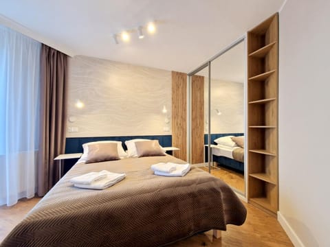 Bed, Bedroom, towels, wardrobe