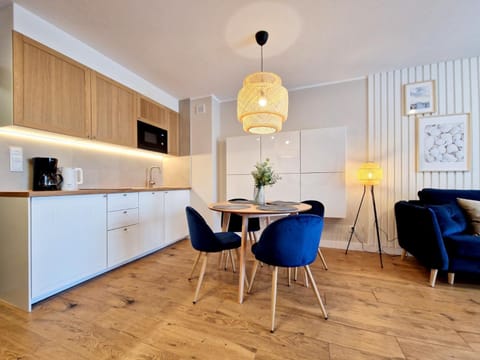 Kitchen or kitchenette, Living room, Seating area