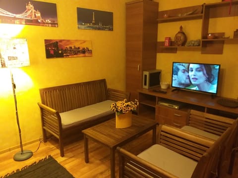 Bed, Day, People, Activities, Food and drinks, Other, Photo of the whole room, Decorative detail, On site, Area and facilities, Location, Sunset, Family