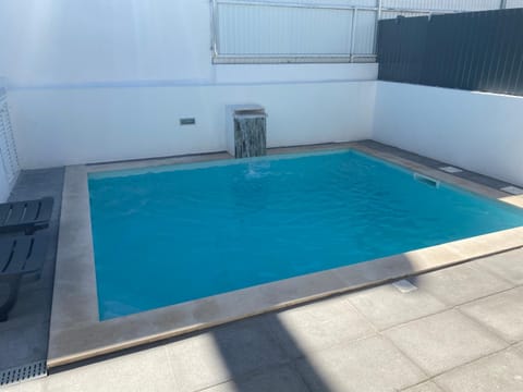 Swimming pool, Swimming pool