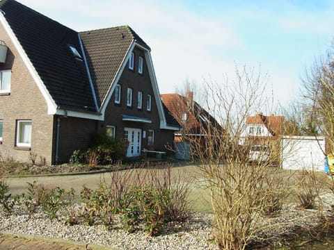 Facade/entrance, Facade/entrance