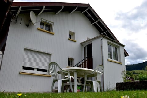 Facade/entrance, Balcony/Terrace