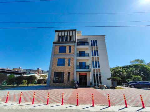 Property building, Patio, Parking