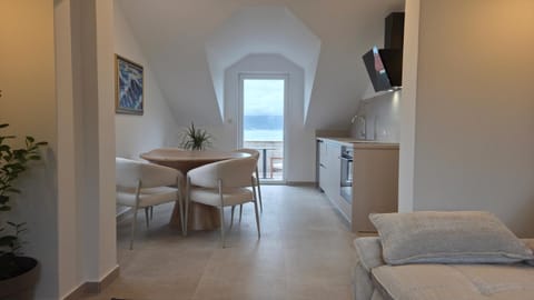 APARTMENTS JELENA 1,2,3,4 & 5 SUPETAR - free parking Apartment in Split-Dalmatia County