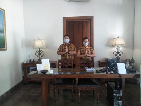 Staff, Lobby or reception