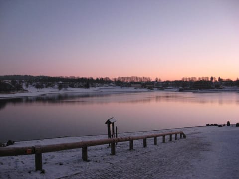 Nearby landmark, Off site, Winter, Sunset