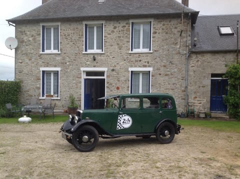 Les Hautes Loignieres Bed and Breakfast in Normandy