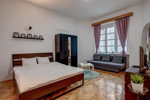 Bedroom, Garden view