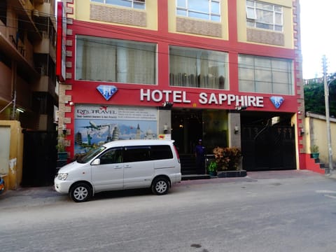 Facade/entrance