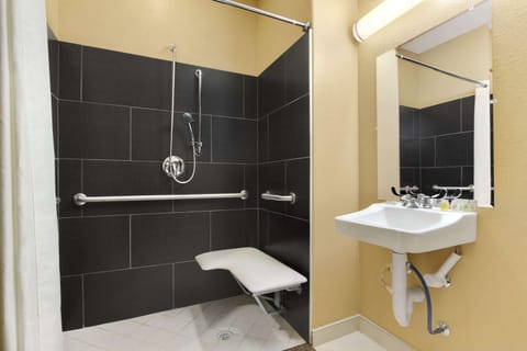 Bathroom, Photo of the whole room, On site