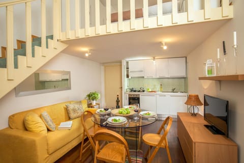 TV and multimedia, Kitchen or kitchenette, Living room, Dining area