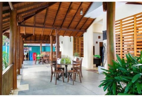 Restaurant/places to eat, Seating area