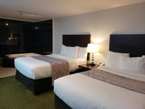 Regency Inn & Suites Hotel in Cornwall