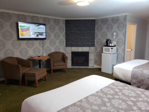 Regency Inn & Suites Hotel in Cornwall