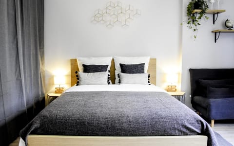 Bed, Photo of the whole room