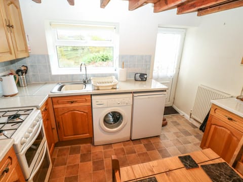 Pine Cottage House in Derbyshire Dales District