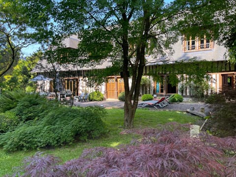 Property building, Garden view