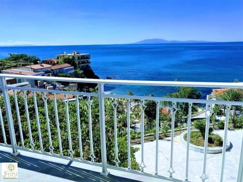 Balcony/Terrace, City view, Garden view, Landmark view, Sea view