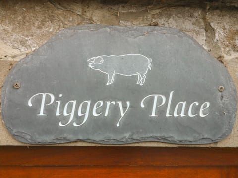 Piggery Place House in Derbyshire Dales District