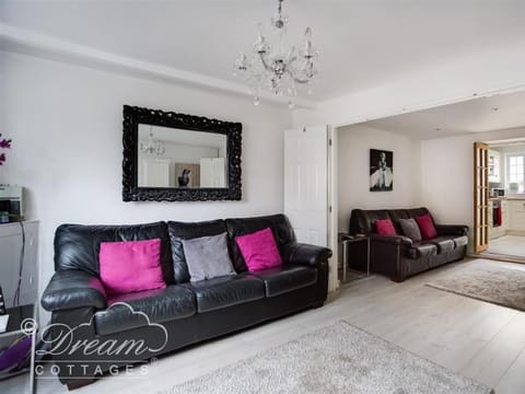 Ocean Swell House in Weymouth