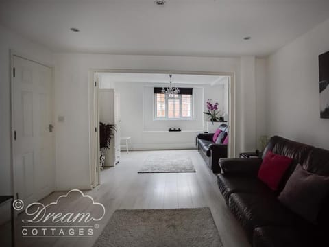 Ocean Swell House in Weymouth