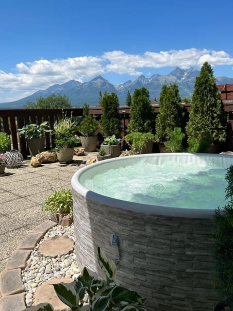 Hot Tub, Mountain view