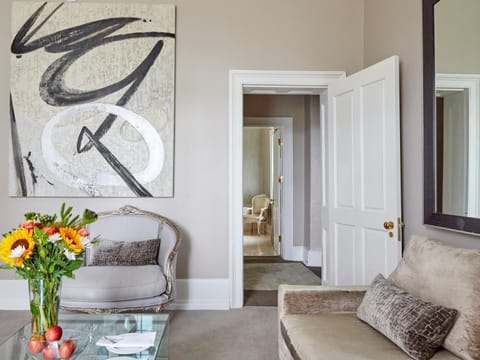 Seating area, Bedroom