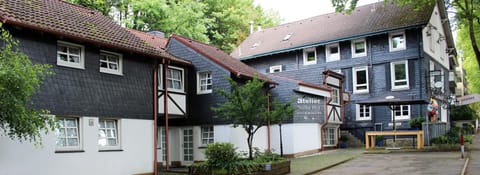 Facade/entrance