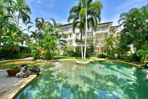 Garden, On site, Swimming pool, Swimming pool, Family