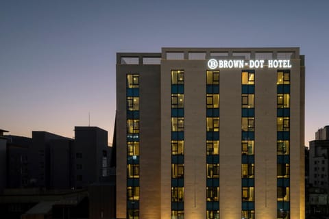 Facade/entrance, Off site, Night