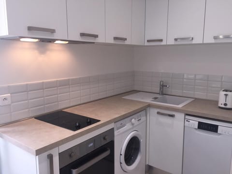 Coffee/tea facilities, Kitchen or kitchenette, dishwasher, minibar, pet friendly, stove, toaster, washing machine