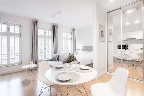 Living room, Bedroom