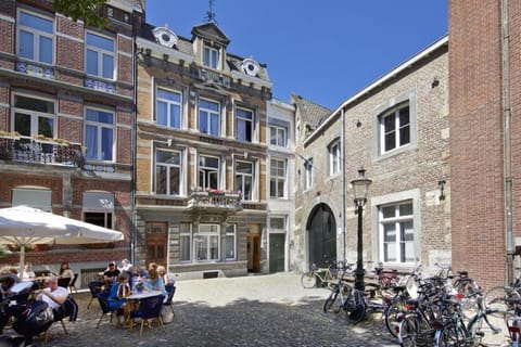 Property building, View (from property/room)