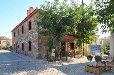 Property building, Street view, Location