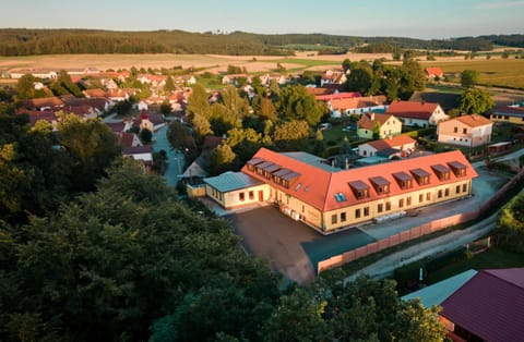 Property building, Neighbourhood, Bird's eye view, Street view