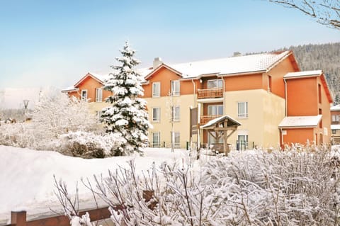 Facade/entrance, Winter