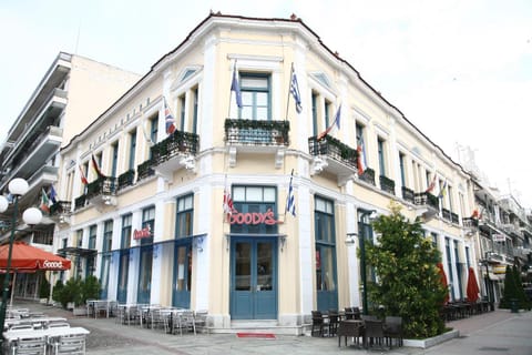 Facade/entrance