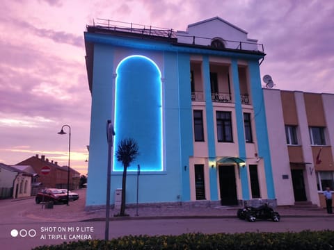 Property building, Facade/entrance, Sunset