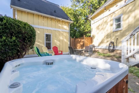 Tides At Bella Beach House in Lincoln Beach