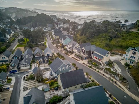 Knee Deep In Paradise House in Lincoln City