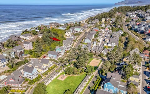 Beach Dreams - Olivia Beach House in Lincoln City