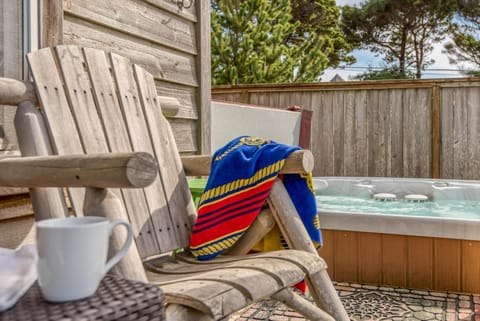 Beach Song House in Lincoln Beach