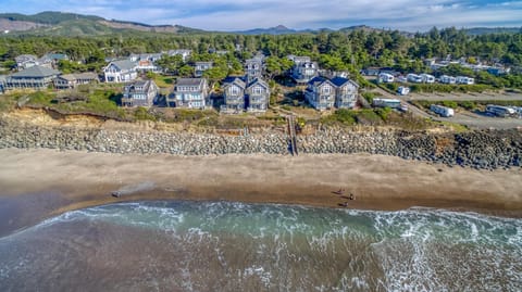 SeaLaVie House in Lincoln Beach