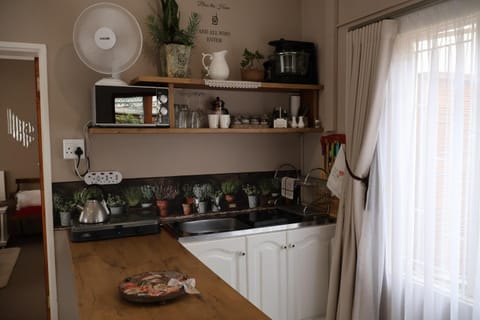 Coffee/tea facilities, Kitchen or kitchenette