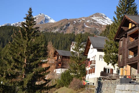 Property building, Garden view, Lake view, Mountain view