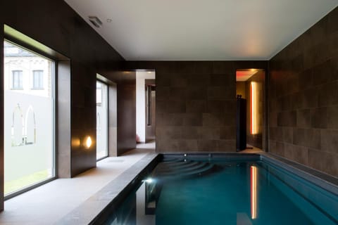 Swimming pool, Swimming pool